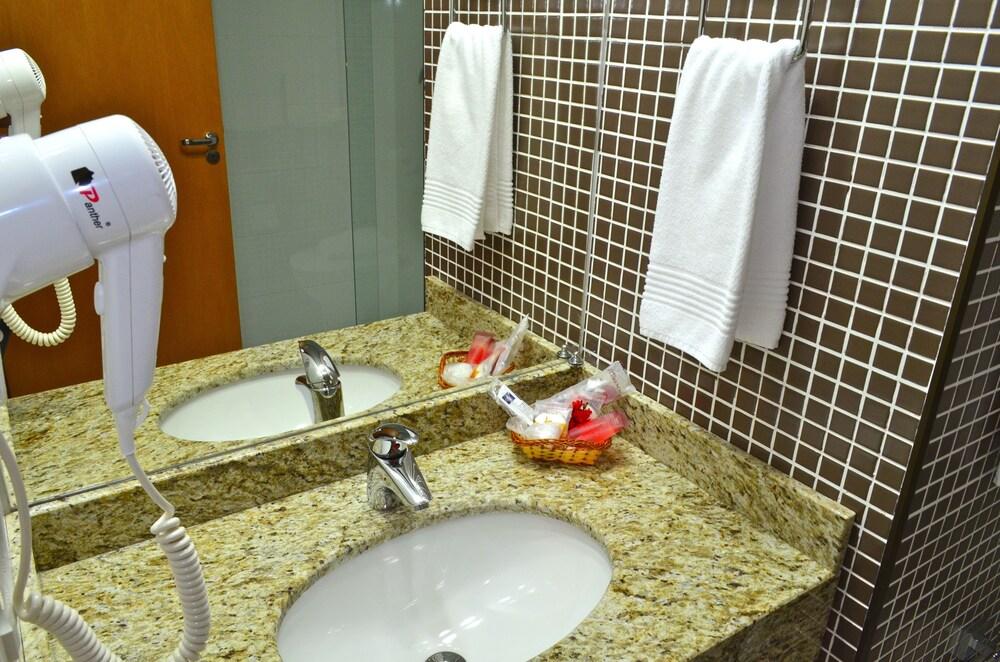 Hotel Thomasi Express Маринга Екстер'єр фото
